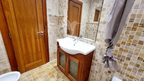 **fabuloso penthouse t3 com vista deslumbrante para o rio arade**