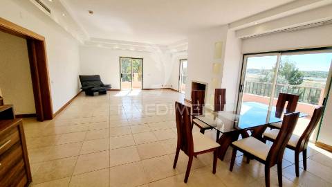 **fabuloso penthouse t3 com vista deslumbrante para o rio arade**