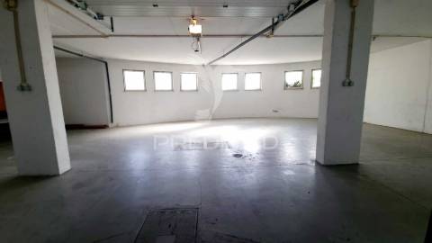 **fabuloso penthouse t3 com vista deslumbrante para o rio arade**