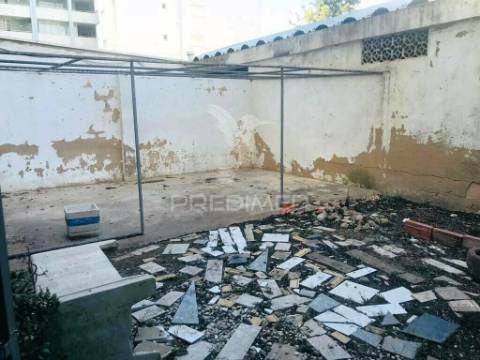 Loja  em portimão em local com serviços comerciais diversos