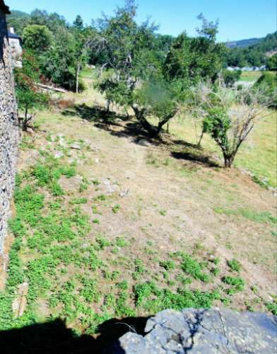 Casa em pedra c/ terreno para recuperar a 12 kms de vila real