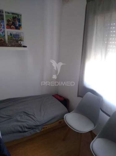 Apartamento t2 + 1  ratinha