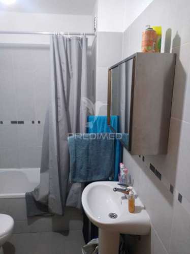 Apartamento t2 + 1  ratinha