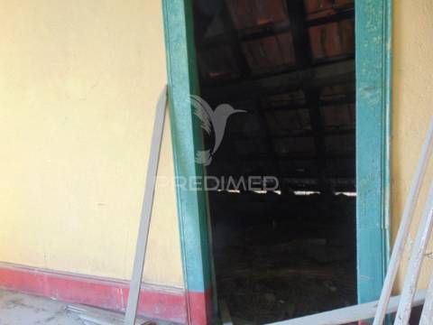 Casa antiga p/recuperar a 7 kms de murça