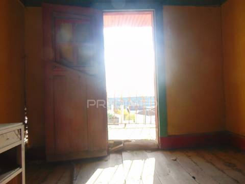 Casa antiga p/recuperar a 7 kms de murça