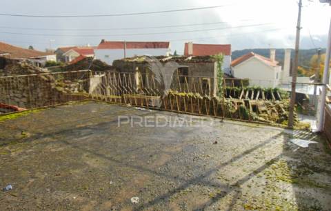 Casa antiga p/recuperar a 7 kms de murça