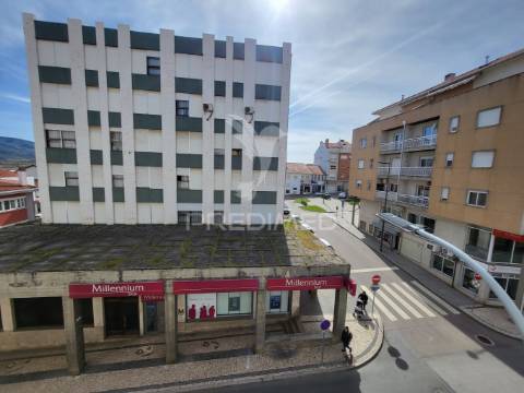 Apartamento t2 no centro de macedo de cavaleiros.