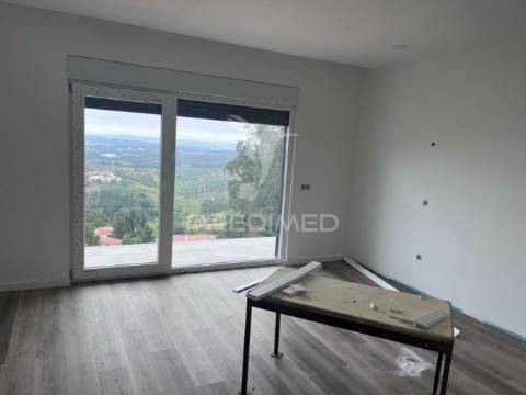 Vivenda t3 serra e mar