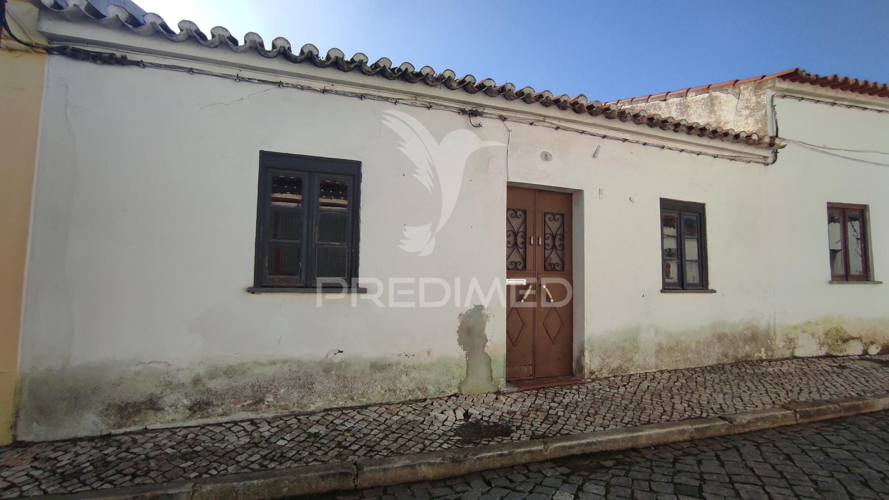 Moradia para recuperar em santa vitória