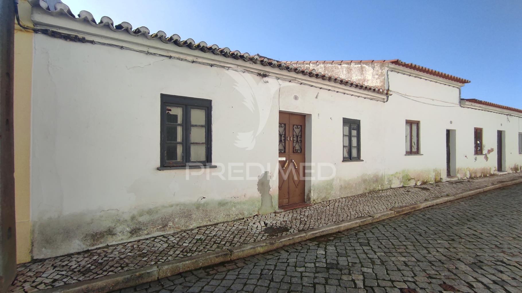 Moradia para recuperar em santa vitória