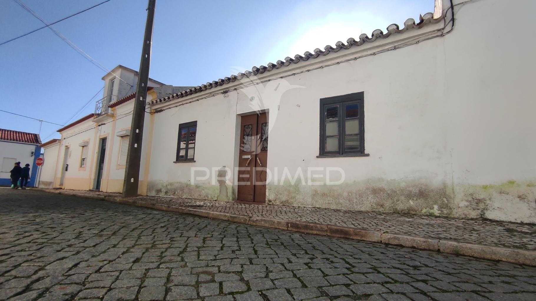 Moradia para recuperar em santa vitória