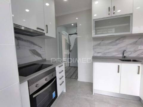 Apartamento totalmente remodelado t1 arroios lisboa