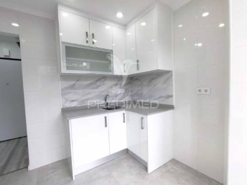 Apartamento totalmente remodelado t1 arroios lisboa