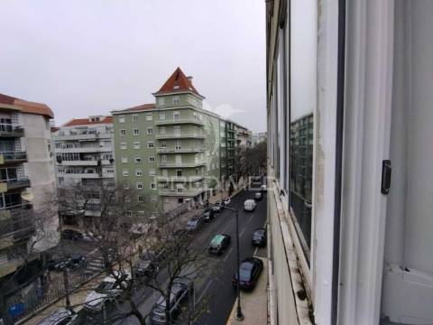 Apartamento totalmente remodelado t1 arroios lisboa