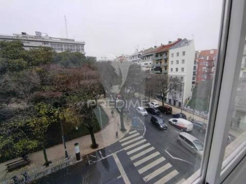 Apartamento totalmente remodelado t1 arroios lisboa