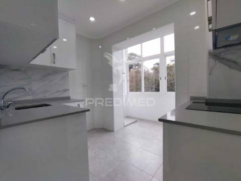 Apartamento totalmente remodelado t1 arroios lisboa