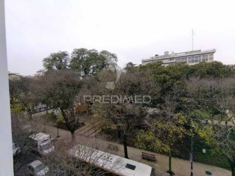 Apartamento totalmente remodelado t1 arroios lisboa