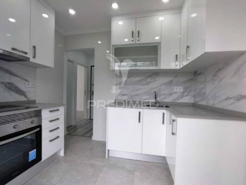 Apartamento totalmente remodelado t1 arroios lisboa