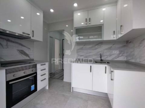 Apartamento totalmente remodelado t1 arroios lisboa