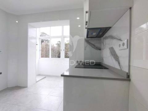 Apartamento totalmente remodelado t1 arroios lisboa