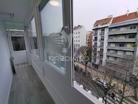 Apartamento totalmente remodelado t1 arroios lisboa