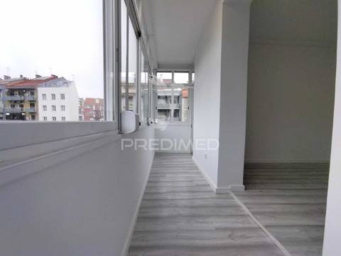Apartamento totalmente remodelado t1 arroios lisboa