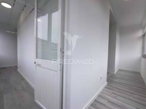 Apartamento totalmente remodelado t1 arroios lisboa