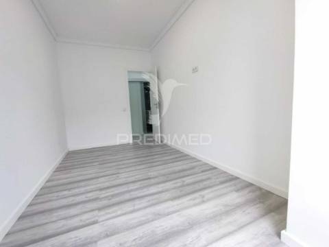 Apartamento totalmente remodelado t1 arroios lisboa