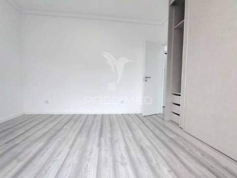 Apartamento totalmente remodelado t1 arroios lisboa