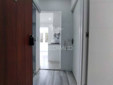 Apartamento totalmente remodelado t1 arroios lisboa