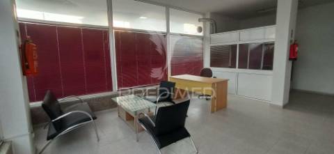 Loja em trancoso com 39 m2