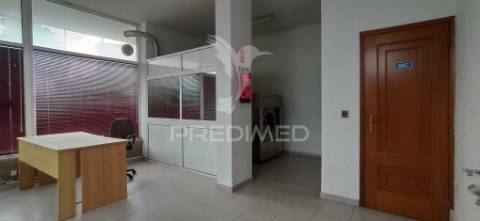 Loja em trancoso com 39 m2