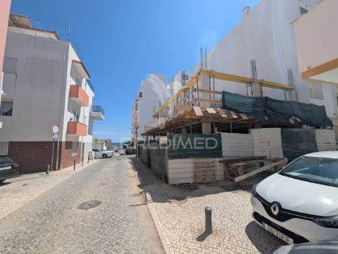 T3 duplex, segunda linha monte gordo, vista mar, praia 100m