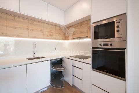 Moradia nova - piscina - funchalinho / costa caparica