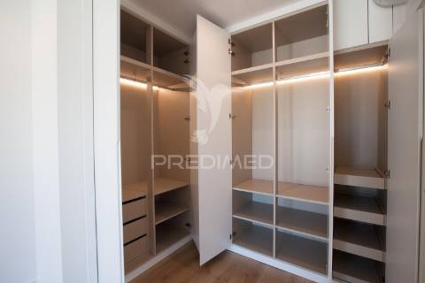 Moradia nova - piscina - funchalinho / costa caparica