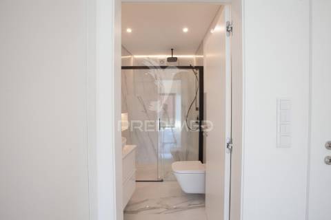 Moradia nova - piscina - funchalinho / costa caparica