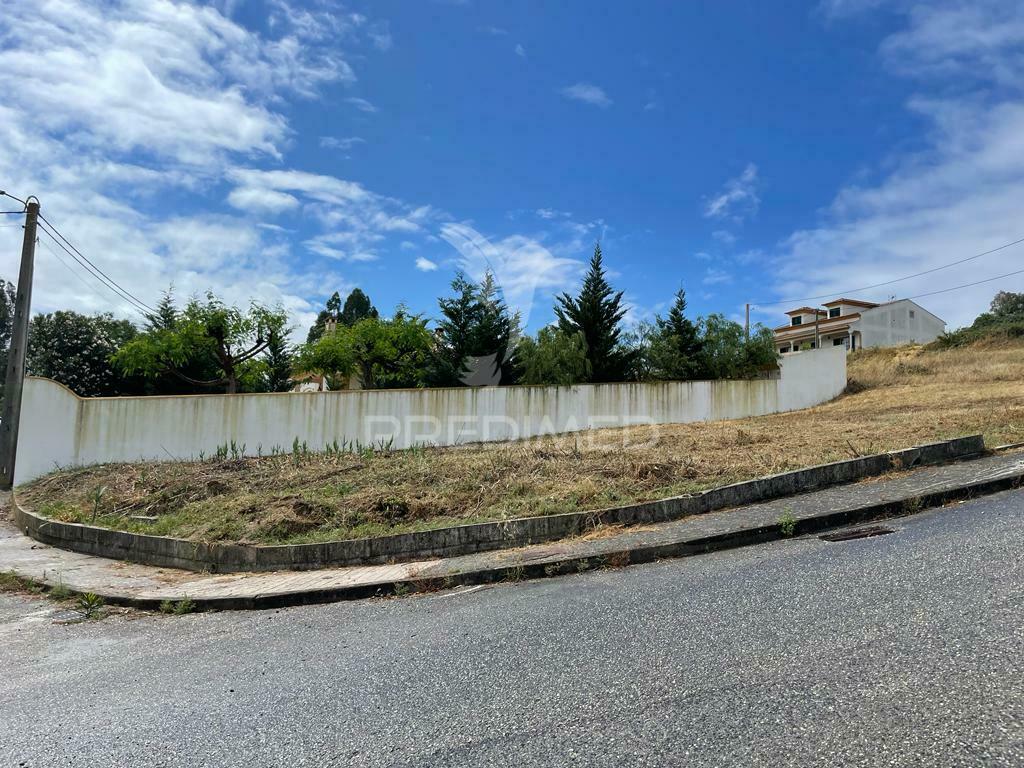 ´terreno urbano com projecto aprovado