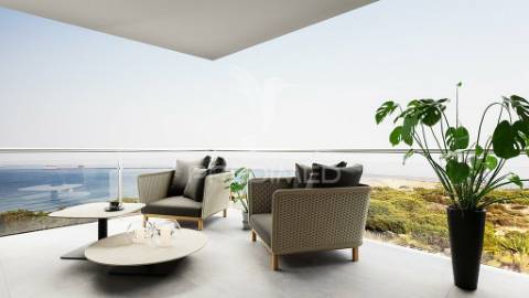 Apartamento t3 com varanda e vista mar