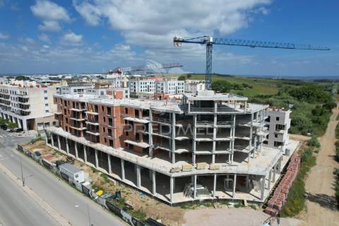 Apartamento t3 com varanda e vista mar