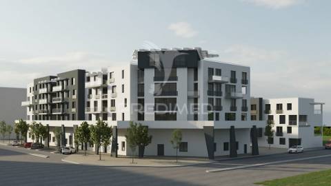 Apartamento t3 com varanda e vista mar