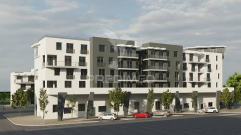 Apartamento t3 com varanda e vista mar