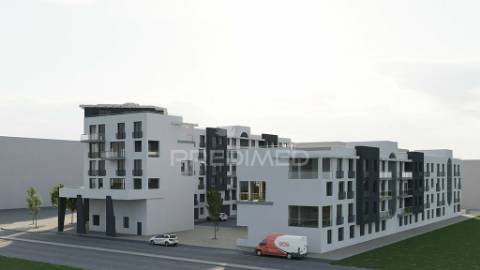 Apartamento t3 com varanda e vista mar