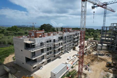 Apartamento t3 com varanda e vista mar