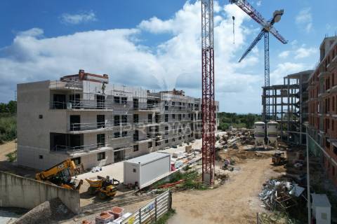 Apartamento t3 com varanda e vista mar