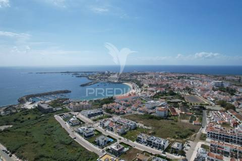 Apartamento t3 com varanda e vista mar