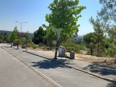 Lote para construção de moradia unifamiliar