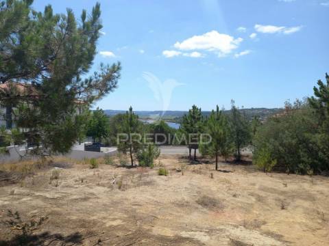 Lote para construção de moradia unifamiliar