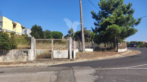 Terreno para construção - confina com estrada nacional