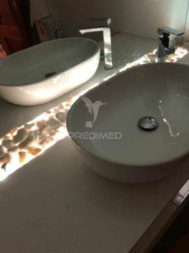 Apartamento t2 remodelado com logradouro na ajuda