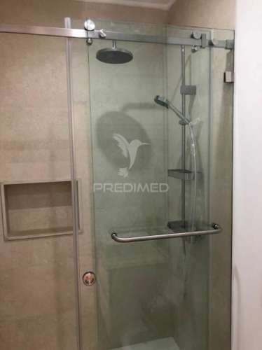 Apartamento t2 remodelado com logradouro na ajuda